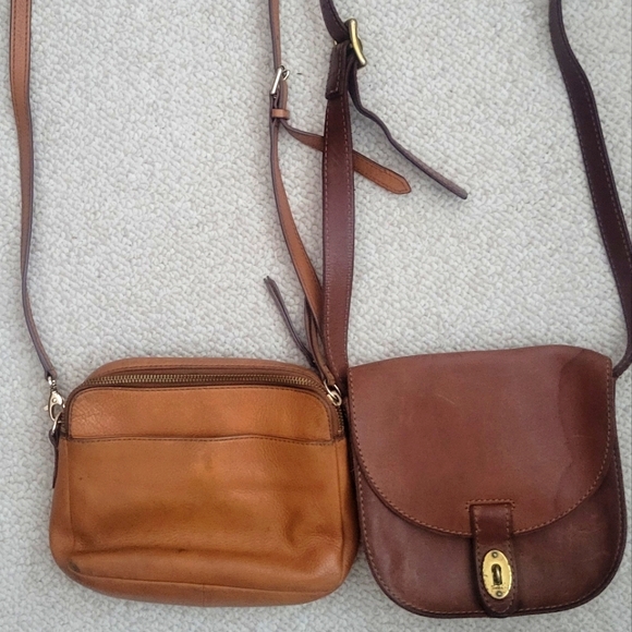 Fossil Purse *Summer Sale) - Picture 2 of 2